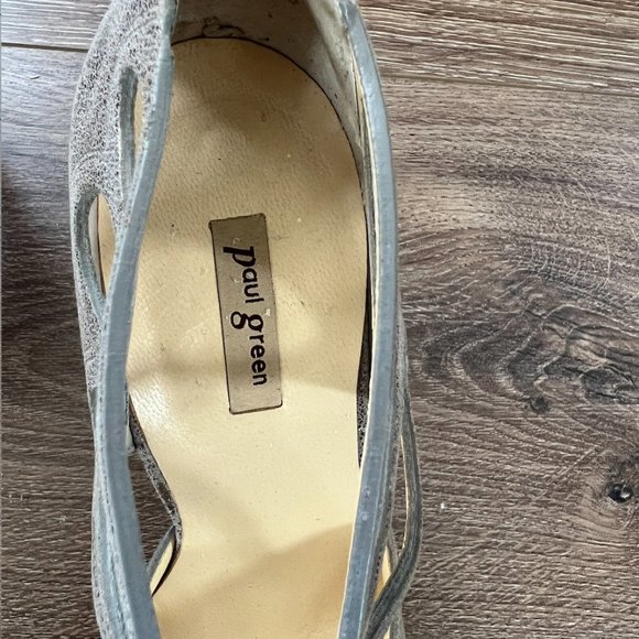 Barely worn Paul Green pumps; 3 1/4” heels. Size 6.5 U.S. - Picture 6 of 7